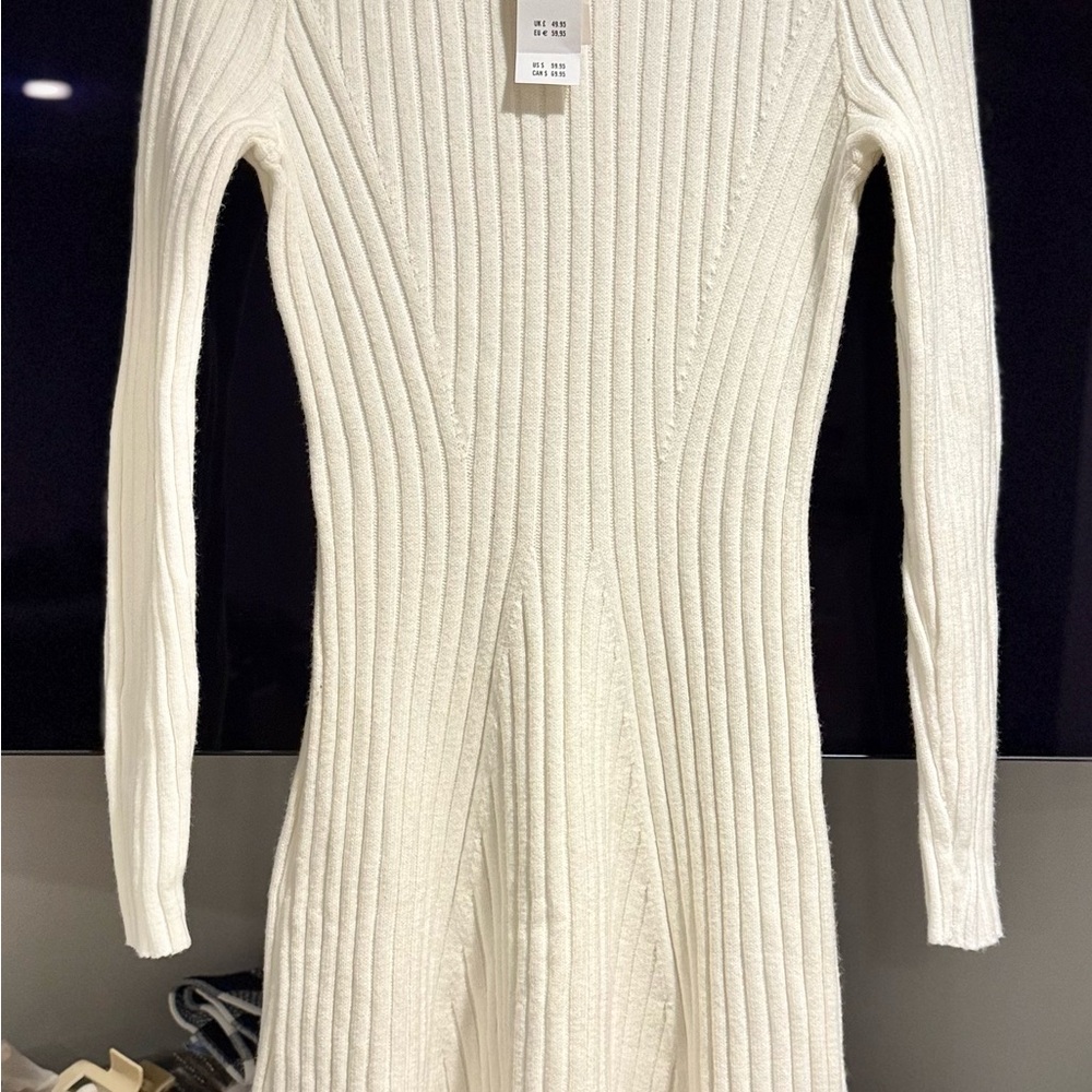 Elegant White Ribbed Dress